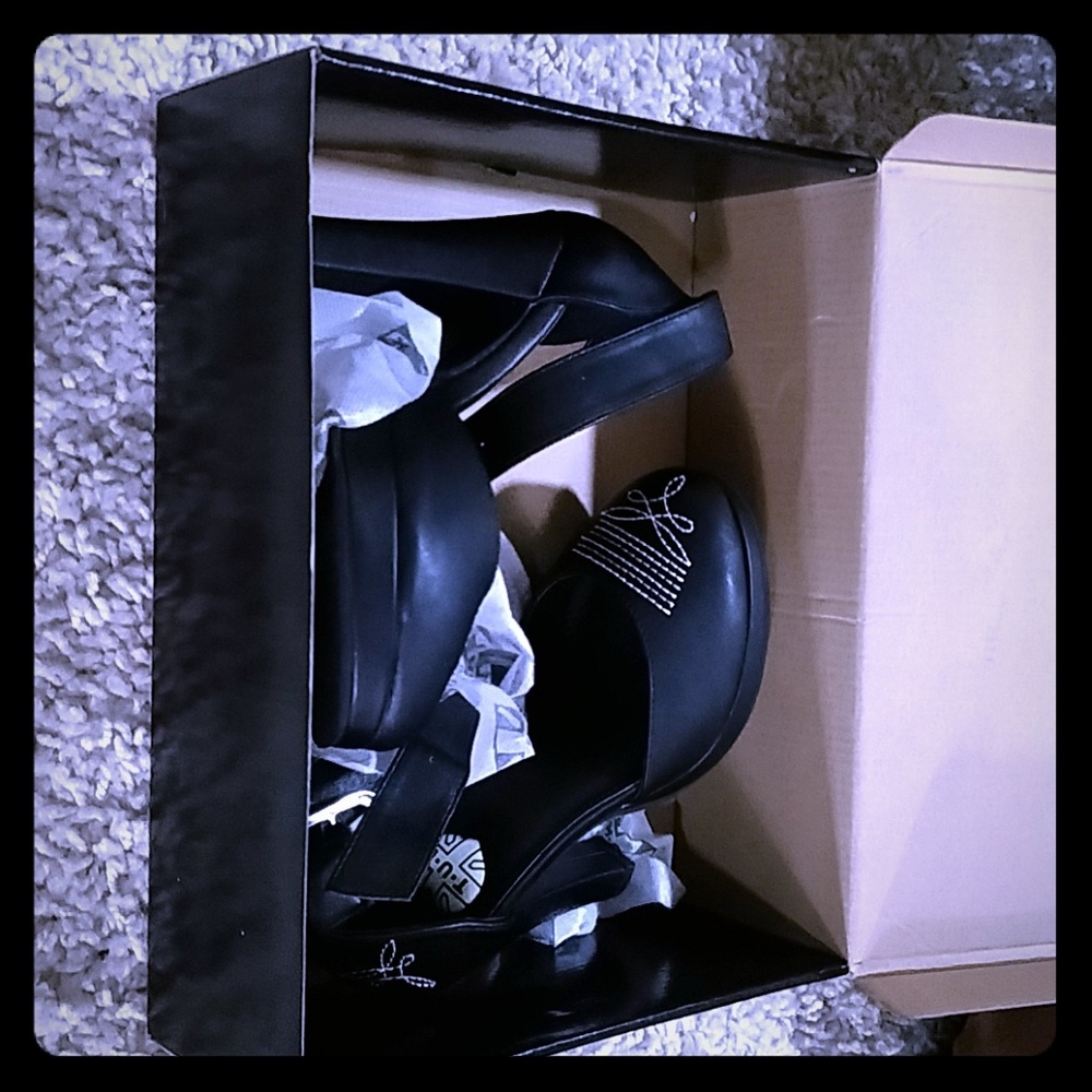 T.U.K. Shoes Black Western Starlet Heel Boots